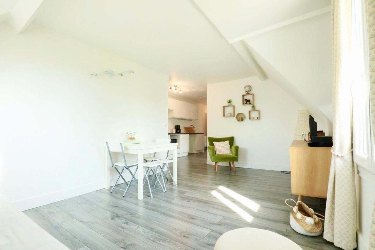 Appartement De L'Hippodrome Avec Deux Chambres Deauville Bagian luar foto